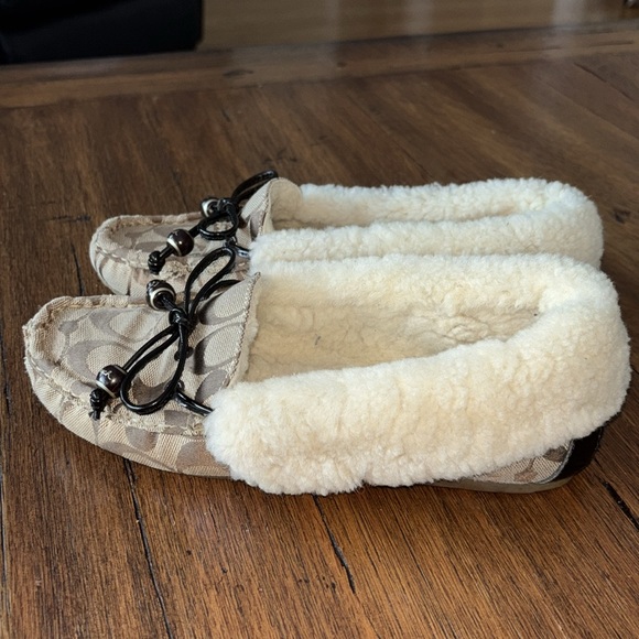 Coach Carsyn Shearling Coach signature moccasins indoor/outdoor - Picture 9 of 10
